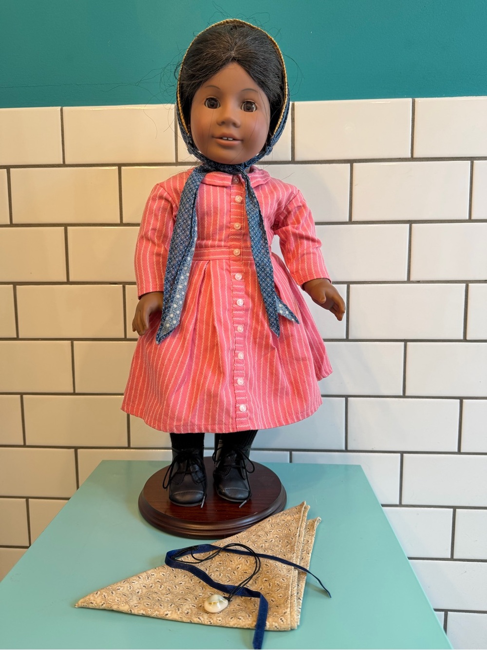 American Girl Addy Walker Doll 1993 Meet Outfit Accessories Bonnet Necklace